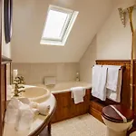 West Royd Bed & Breakfast 4*